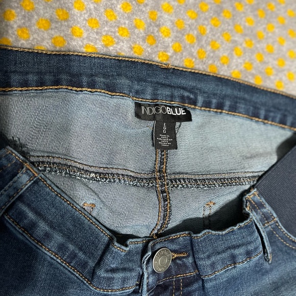 Indigo Blue Maternity Jeans Size L
Maternity side panel ankle jeans (Brand New) - Picture 3 of 3